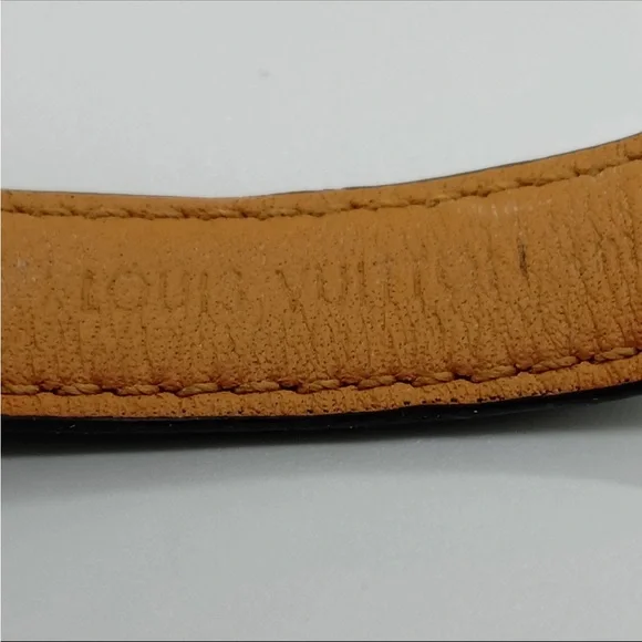 Louis Vuitton Essential V Bracelet - Picture 6 of 9